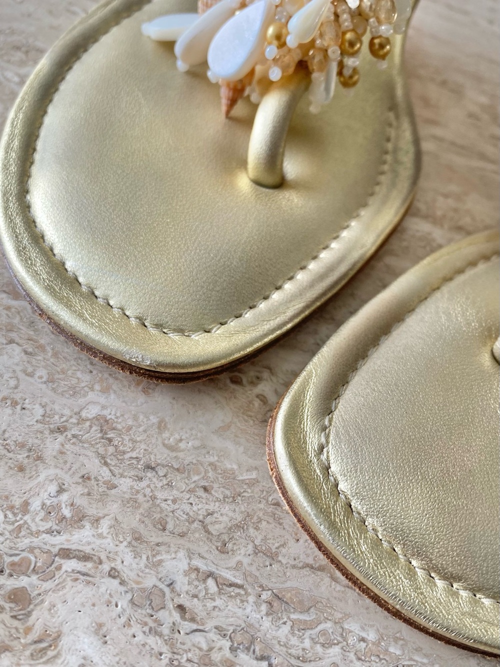 Vintage Manolo Blahnik Shell Bead Thong Sandal Heels - Picture 6 of 10